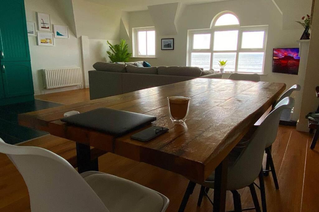 Sound Of The Sea - Penthouse In Portrush Appartement Buitenkant foto