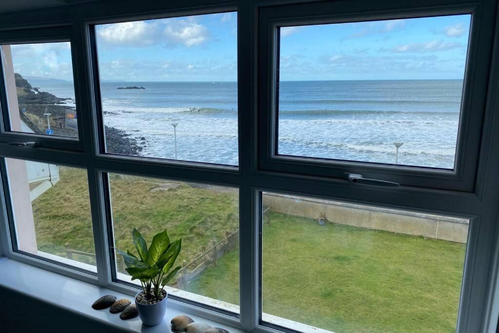 Sound Of The Sea - Penthouse In Portrush Appartement Buitenkant foto