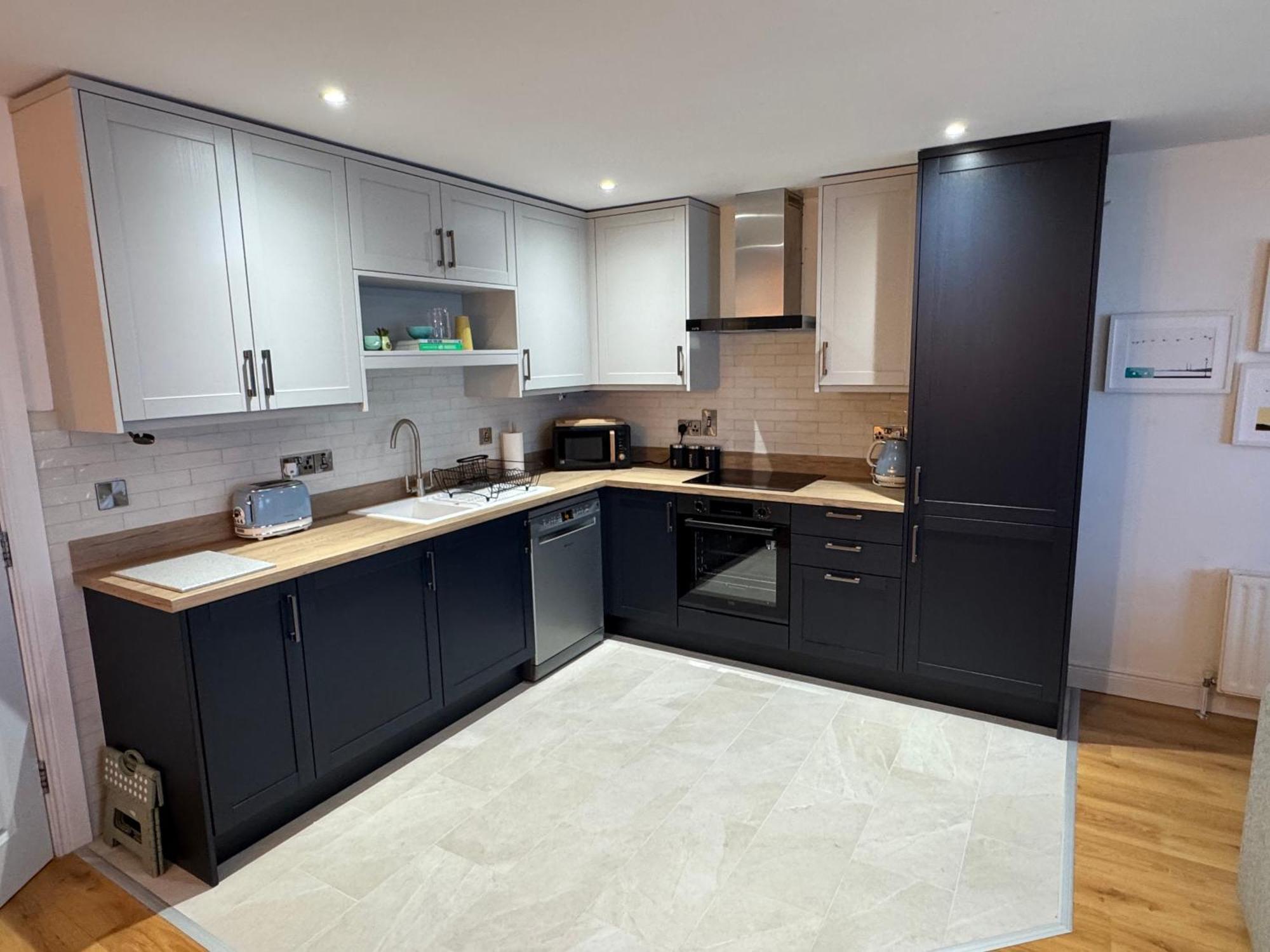 Sound Of The Sea - Penthouse In Portrush Appartement Buitenkant foto