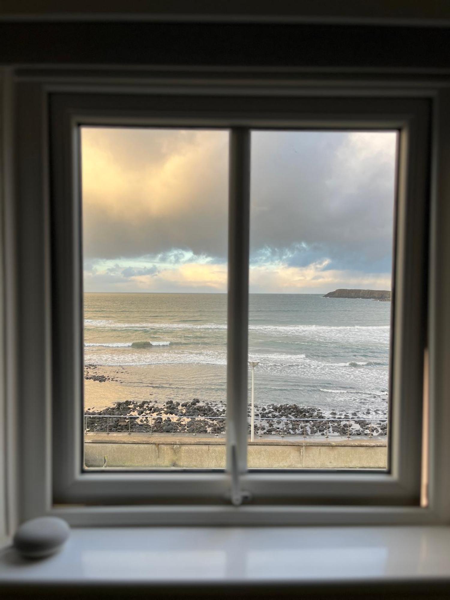 Sound Of The Sea - Penthouse In Portrush Appartement Buitenkant foto