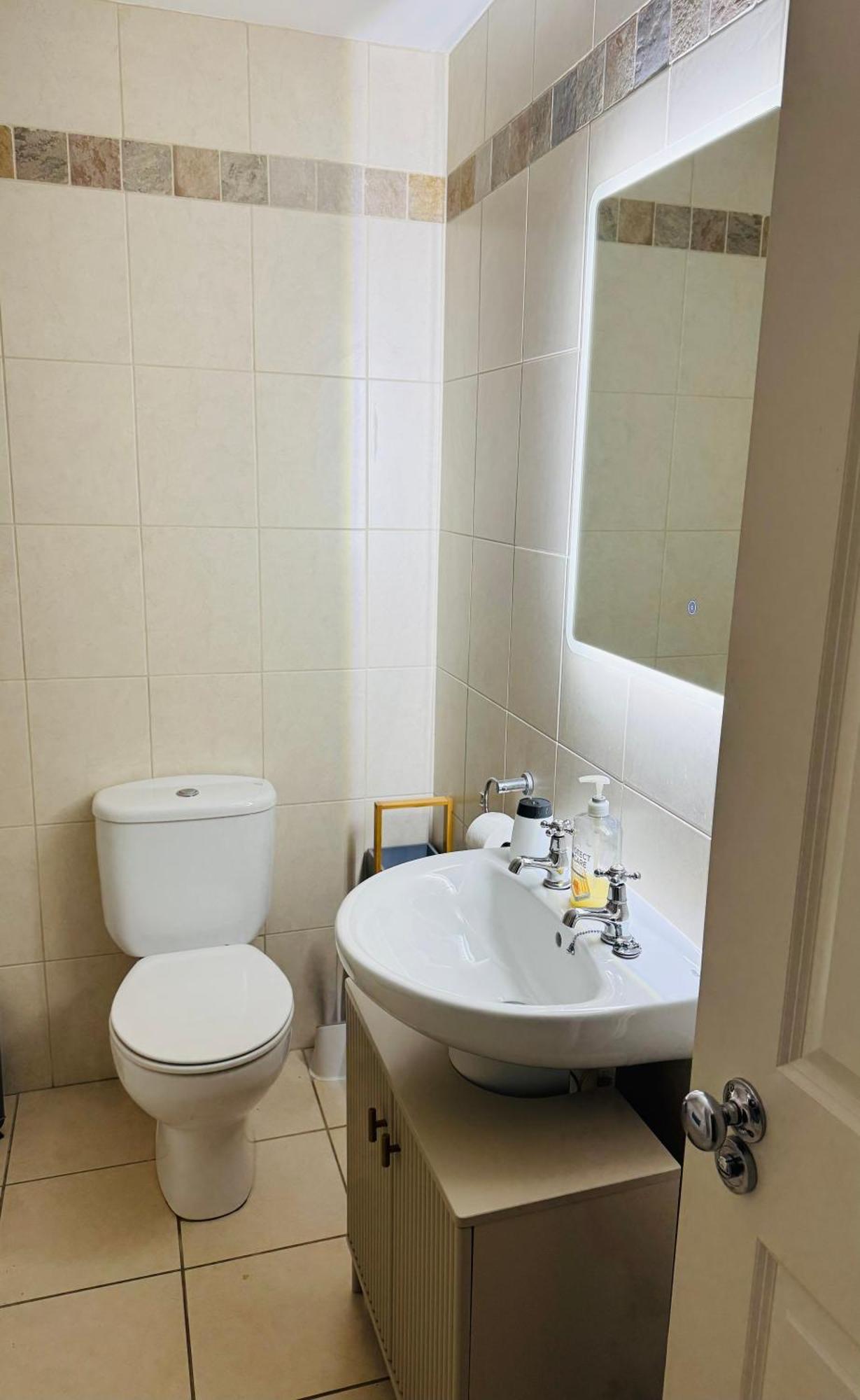 Sound Of The Sea - Penthouse In Portrush Appartement Buitenkant foto